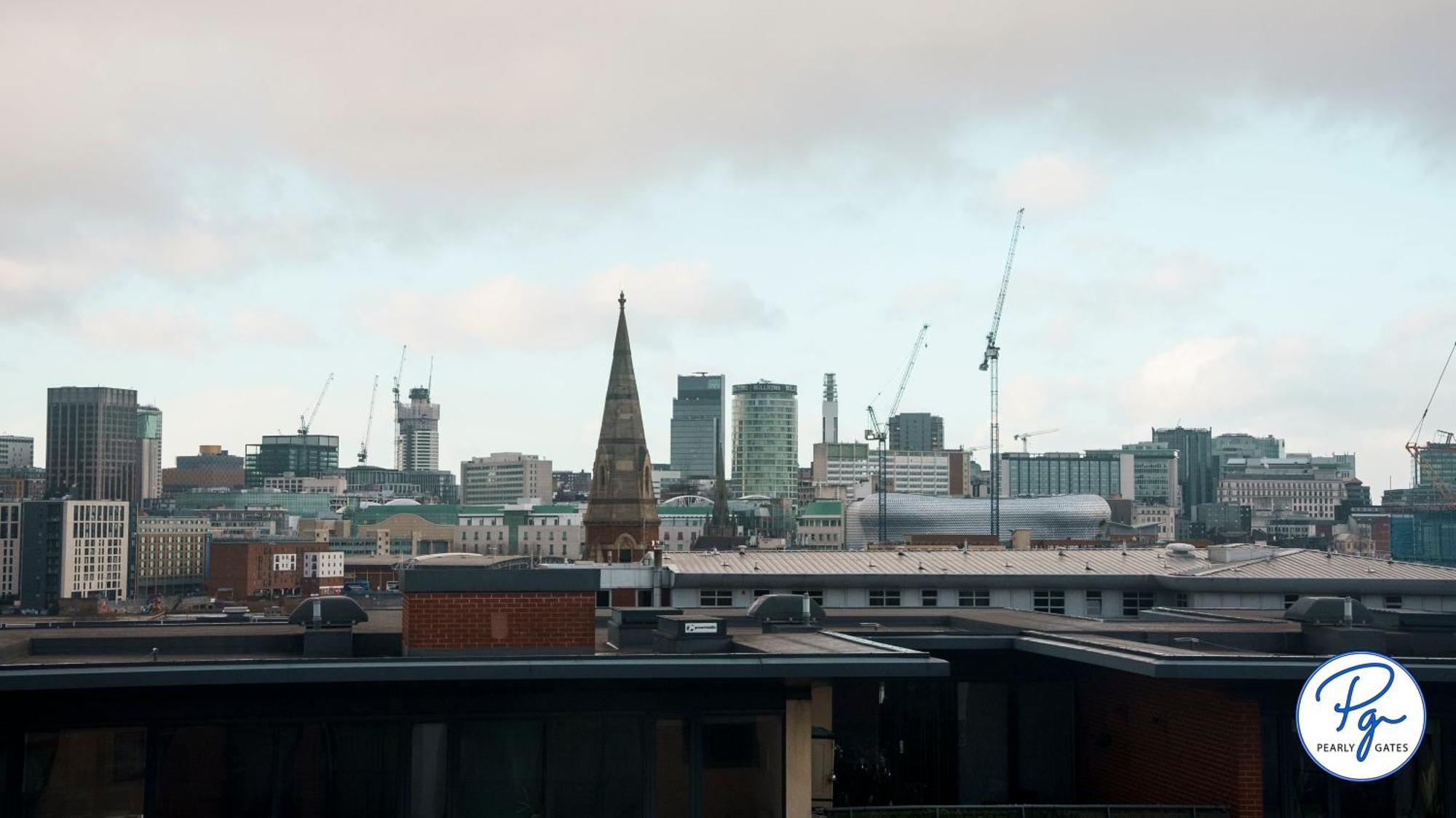 Apartment Skyline Penthouse: Luxe Views & Extended Comfort Birmingham