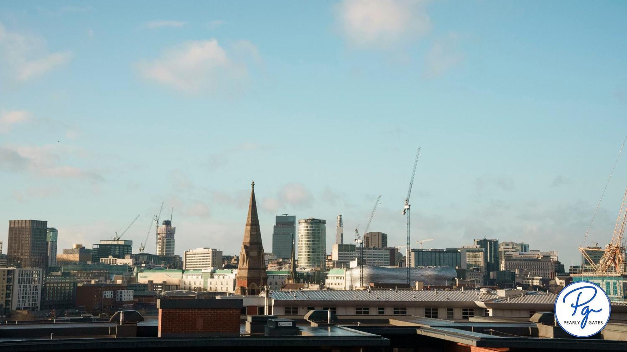 Skyline Penthouse: Luxe Views & Extended Comfort Apartment Birmingham